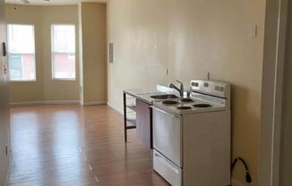 Studio, 1 bath, $750, Unit 2nd Floor Front