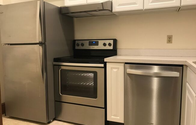 1 bed, 1 bath, 700 sqft, $995