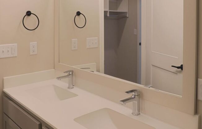 2 beds, 2 baths, 1,144 sqft, $2,650, Unit 527