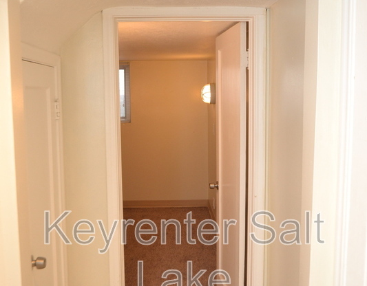 2 beds, 1 bath, 1,000 sqft, $1,095