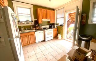 6446 N Greenview
