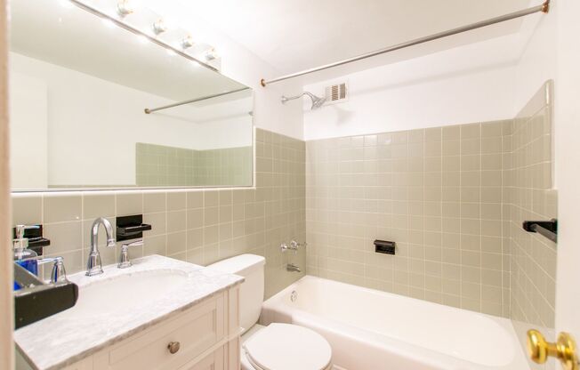 Studio, 1 bath, $1,350, Unit Unit 1705