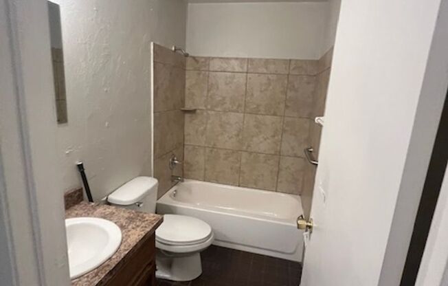 2 beds, 1 bath, $1,150