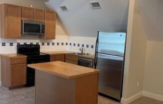 1 bed, 1 bath, 830 sqft, $1,015, Unit Floor 2