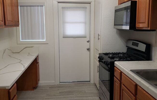 Newly Remodeled 1 BR in Orange