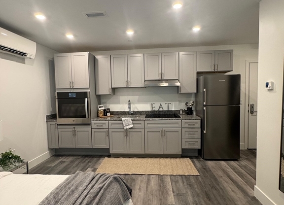 Studio, 1 bath, $1,575, Unit 727