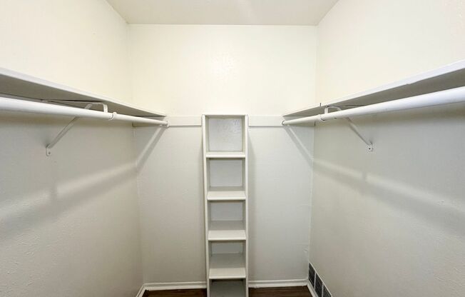 1 bed, 1 bath, 619 sqft, $1,299, Unit OPA-160