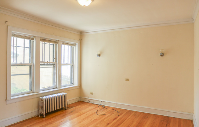 4246 N FRANCISCO AVE