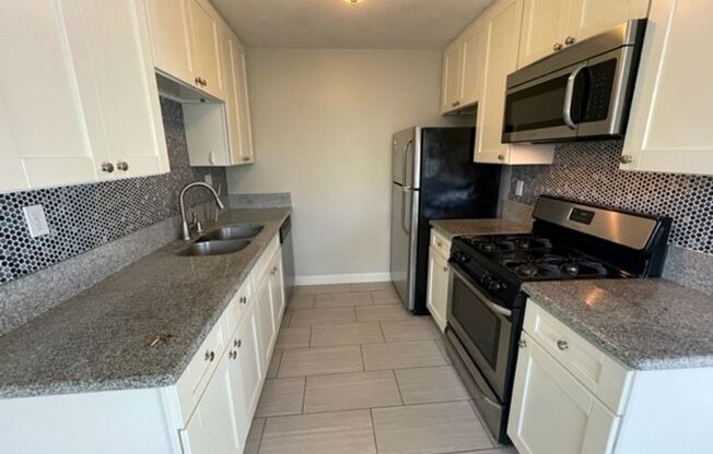Move In Special! $500 off first month rent.  Live in Talmadge!  FABulous 1 Bd/1 Bath