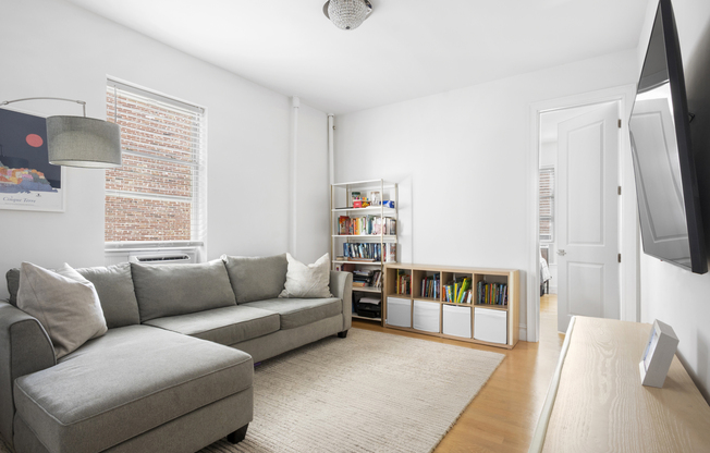 345 W 70 ST
