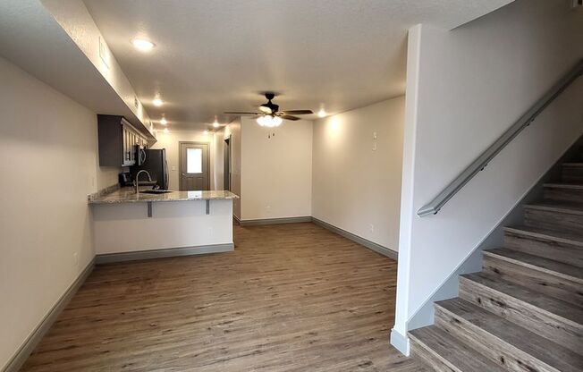 3 beds, 2.5 baths, $1,495, Unit 1217 E 12th