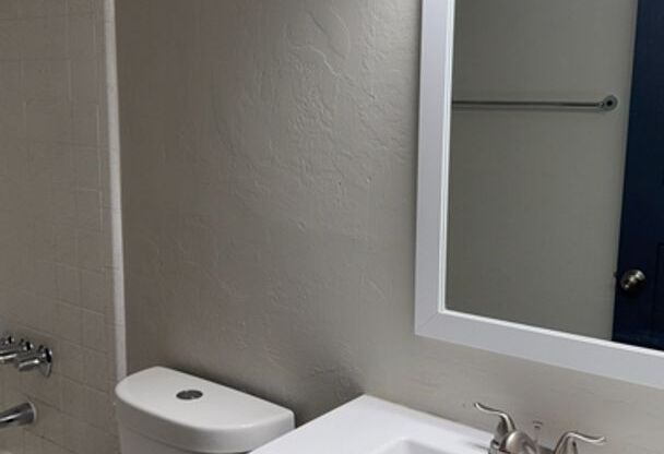 1 bed, 1 bath, 525 sqft, $925, Unit B204