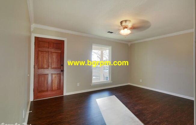 3 beds, 2 baths, $1,350