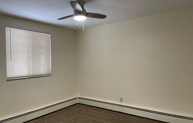 2 beds, 1 bath, $900, Unit Unit 15