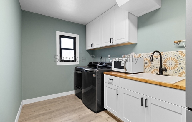2121 W AVALON DR