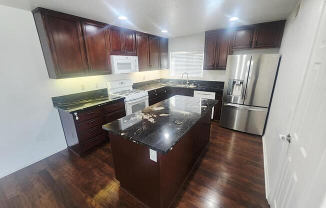 1330 WENDELL CUTTING CT