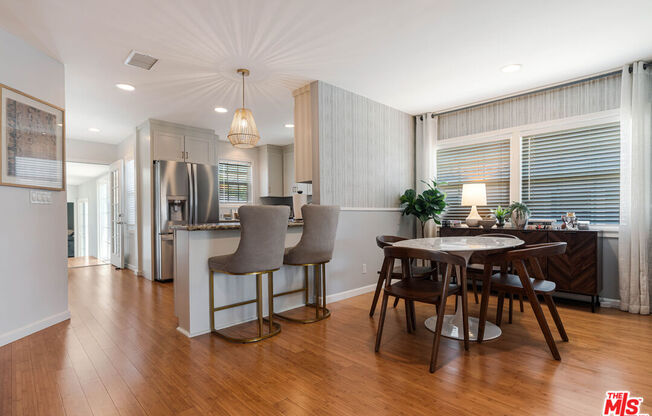 7353 W 82 ST