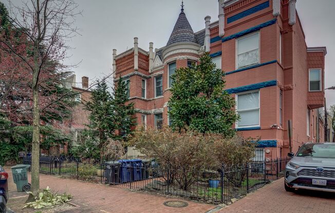 116 12 Street NE
