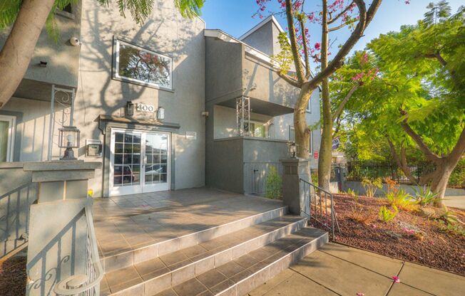 400-420 N. Oakland Ave