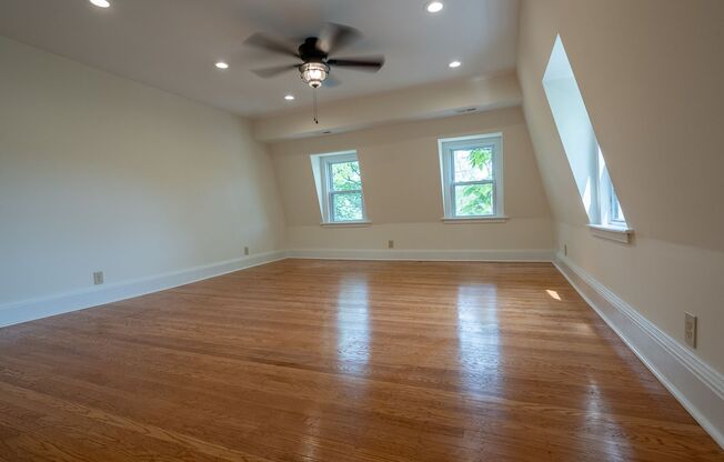 1701-1703 Sulgrave Ave