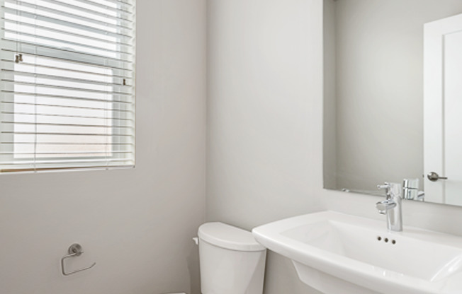 4 Bedroom townhome is Kenmore Community