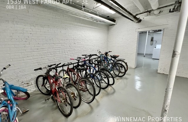 1539 W FARGO
