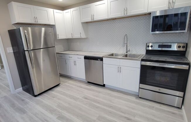 1 bed, 1 bath, 580 sqft, $1,415, Unit 1215