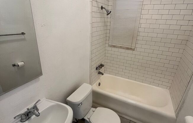 Studio, 1 bath, 450 sqft, $1,500