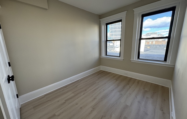 1 bed, 1 bath, 550 sqft, $3,550, Unit 32