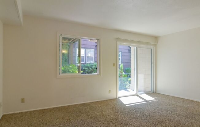 2 beds, 1 bath, $1,550, Unit 2