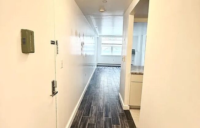 Spacious Studio in Boutique Condo