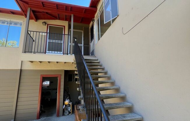 210-226 El Carmelo Ave, Palo Alto, CA 94306