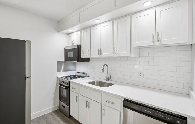 1 bed, 1 bath, 550 sqft, $1,637, Unit 39