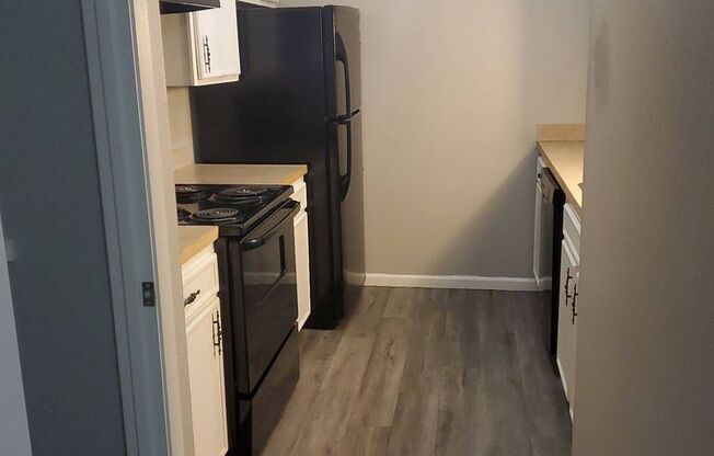 1 bed, 1 bath, 652 sqft, $755