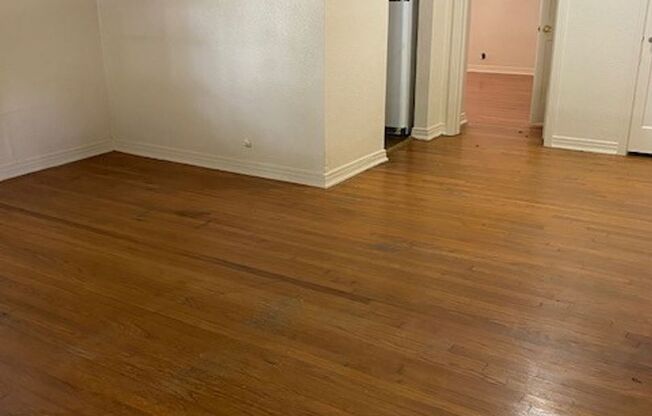 One bedroom duplex in Central Denton