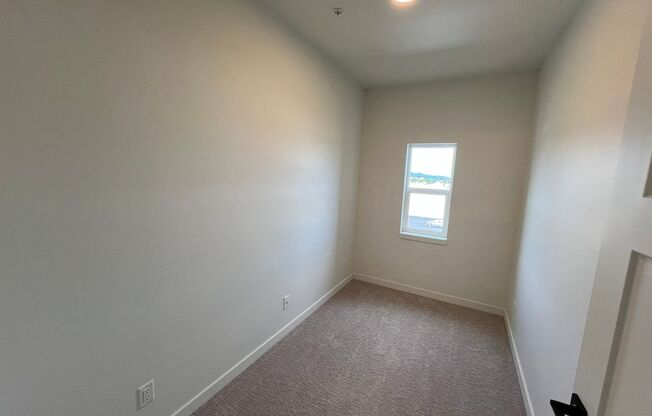 1 bed, 1 bath, 800 sqft, $1,825, Unit 301