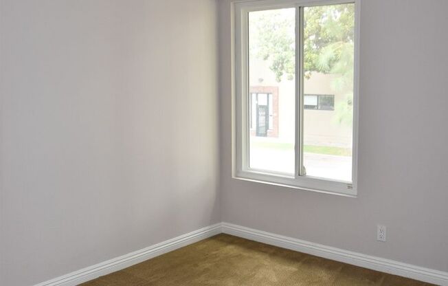 3 beds, 2.5 baths, $4,350, Unit # 11