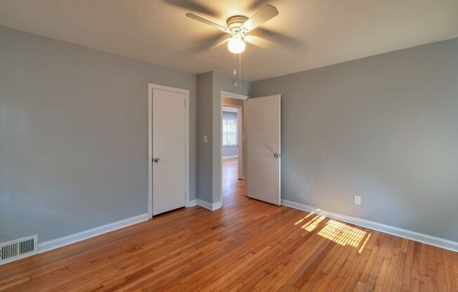 3 Bedroom 1 Full Bath Brick home!