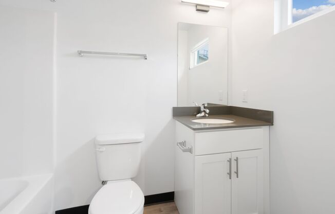 Studio, 1 bath, 420 sqft, $865, Unit 127