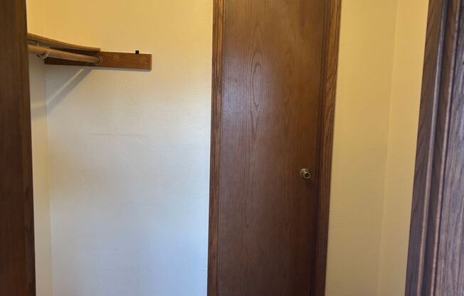 1 bed, 1 bath, 1,078 sqft, $1,229, Unit 1401 092