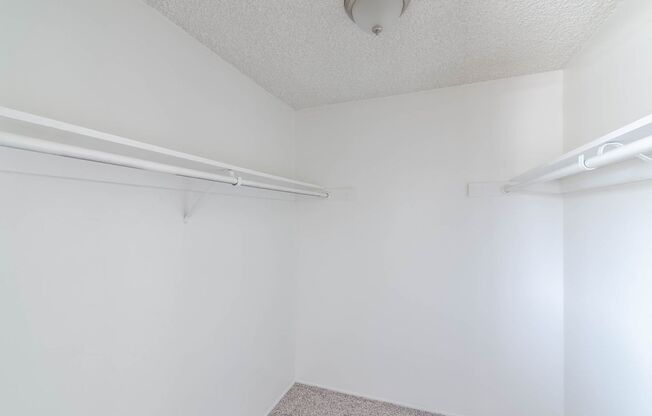 2 beds, 2 baths, $1,399, Unit 3600-L