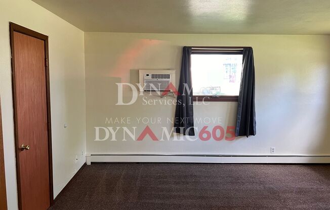 1BD/1BA Garden Level Apartment in 6-Plex
