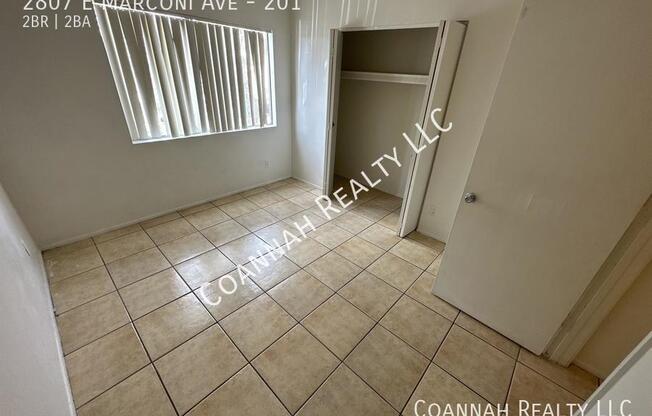 2807 E MARCONI AVE