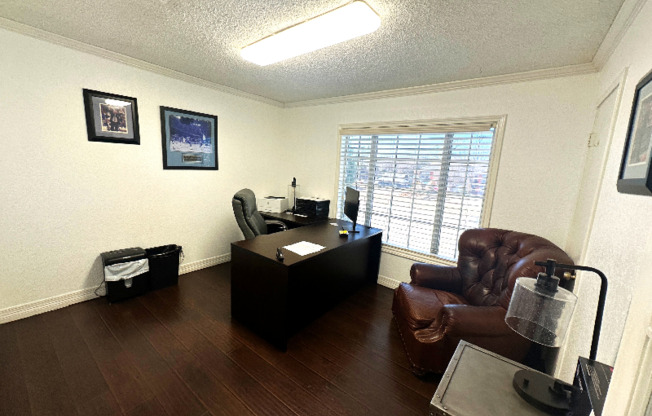 1220 BROWN TRL