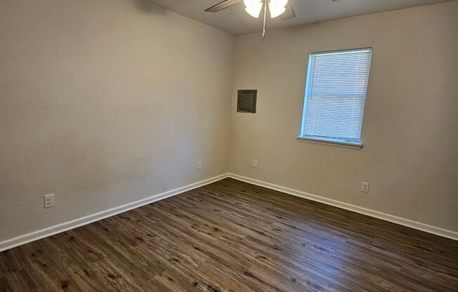 1 bed, 1 bath, $950, Unit 3595