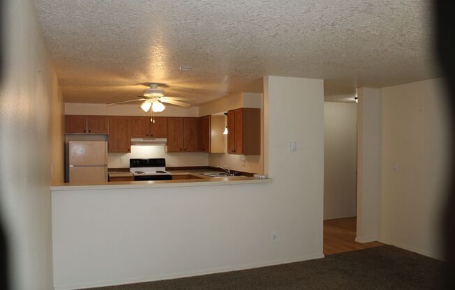 2 beds, 1 bath, 868 sqft, $1,650, Unit 22