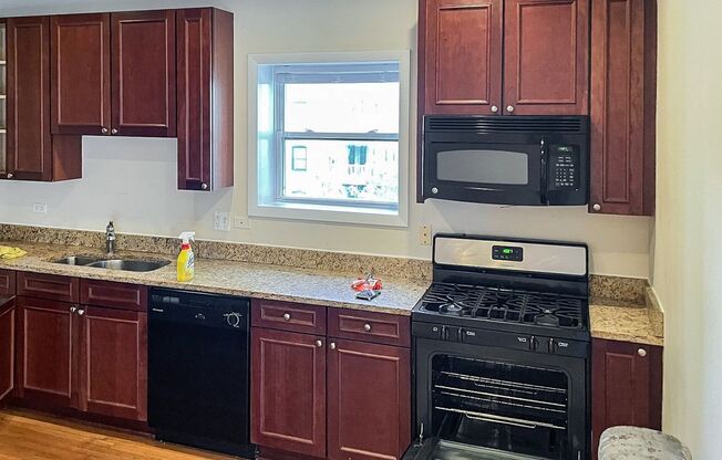 3 beds, 2.5 baths, 1,200 sqft, $3,300, Unit 3922-3
