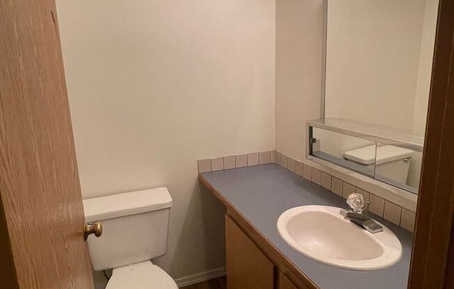 2 beds, 1.5 baths, 900 sqft, $1,600, Unit C105