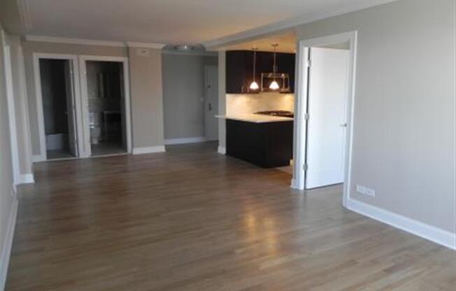 3 beds, 2 baths, $8,695, Unit 38J