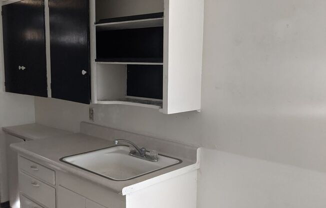 $800 - 1 Bedroom, 1 Bathroom Apartment Close to School of Mines and Fairgrounds